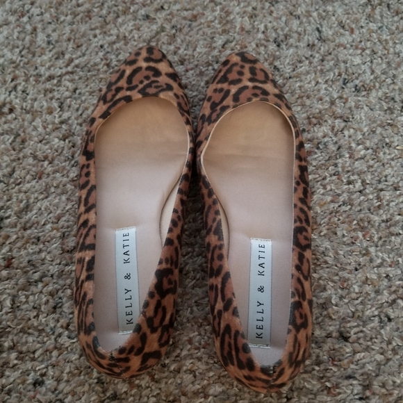 Leopard pointed toe flats - Picture 3 of 4